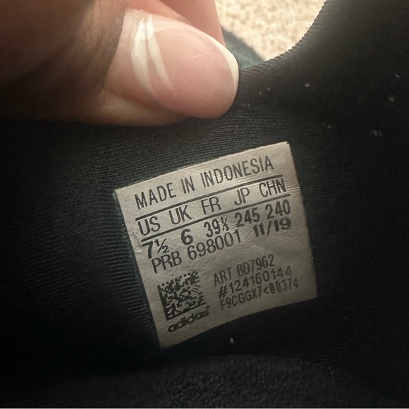 ADIDAS WOMENS SWIFT RUN 1.0 RUNNING SHOE - Picture 7 of 7